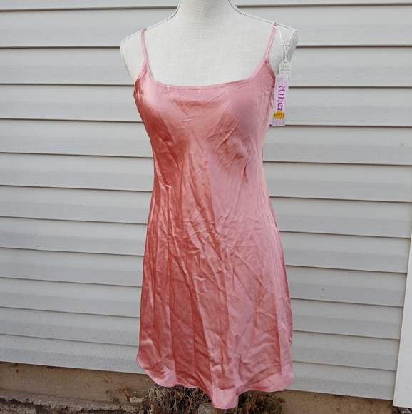 SOLD! 100% Silk Lingerie Dress, NWT, Vintage, 🪸 Coral Colored - Picture 3 of 5